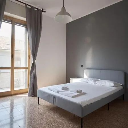 Spacious And Bright Close To Fiera And San Siro *